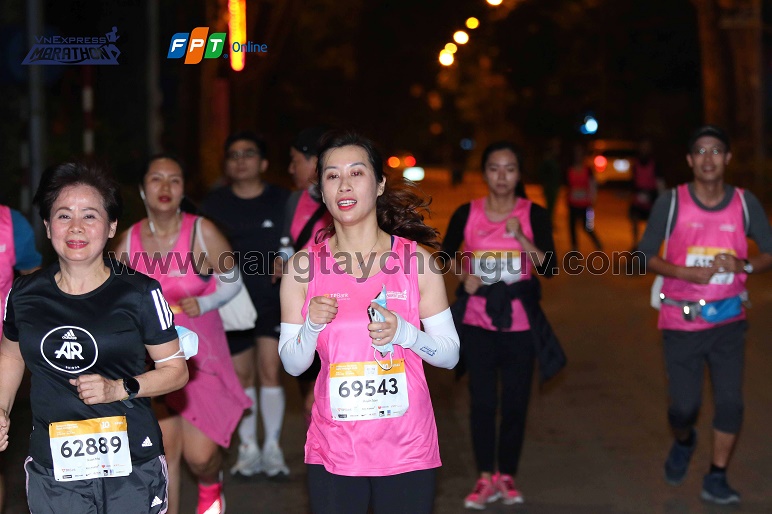 cac-van-dong-vien-tai-giai-marathon