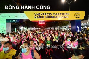 gang-tay-chong-nang-dong-hanh-cung-giai-vnexpress-marathon